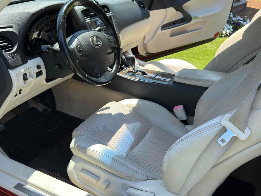 2010 Lexus IS 250 - Photo 13